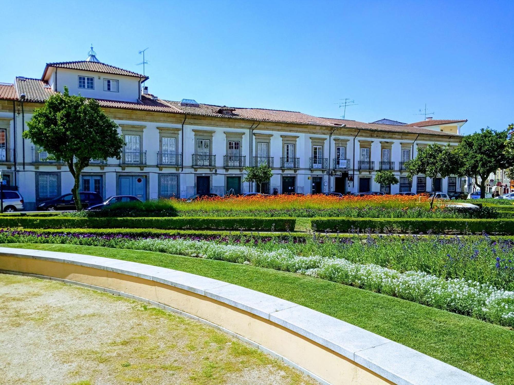 Family Adams House Hostel บรากา ภายนอก รูปภาพ